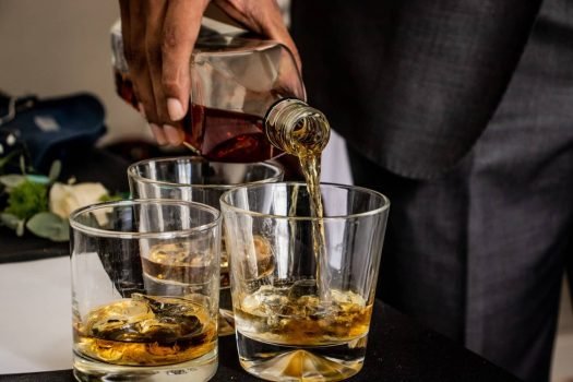 The Significance of Whiskey in Irish Pub Culture: A Toast to Tradition